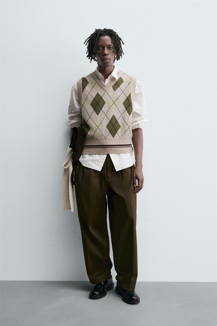 GILET IN MAGLIA A ROMBI Beige ZARA Italia Italy