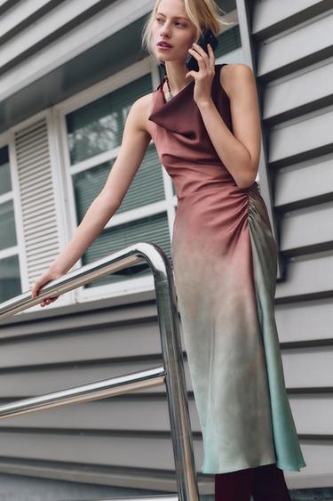 Zaras KLÄNNING SATIN MIDI TIE DYE - Flerfärgad