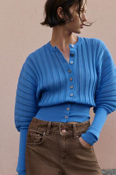 جاكيت محاك بأكمام أكورديون - أزرق فاتح by Zara
