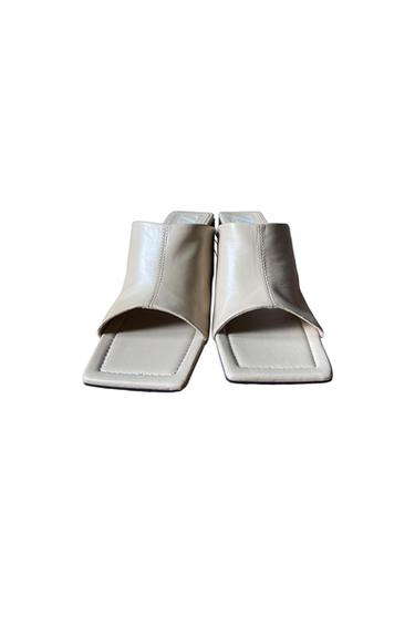 LEATHER HEEL SANDAL