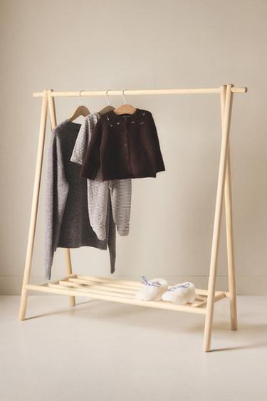 PORTEMANTEAU EN BOIS - Beige clair de Zara - Image 6