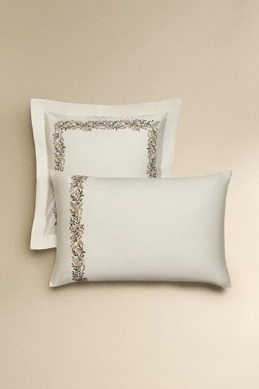 SATEEN PILLOWCASE WITH EMBROIDERED LEAVES - Green by Zara