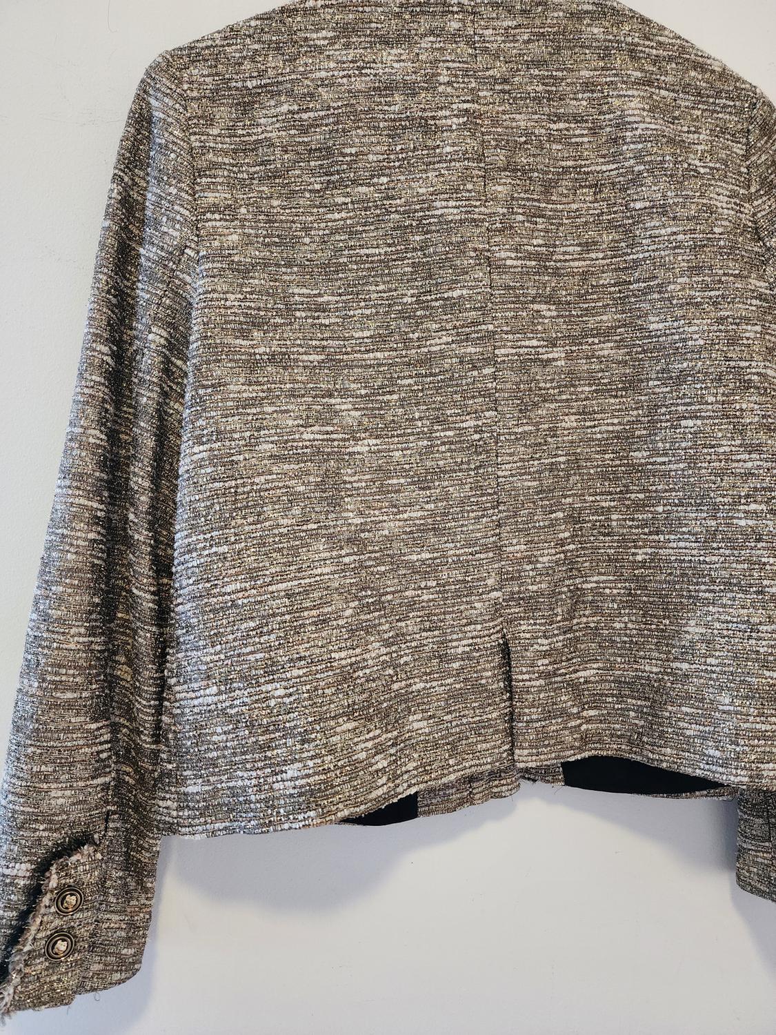 GOLD BUTTONED TEXTURED SHORT JACKET - Image 4