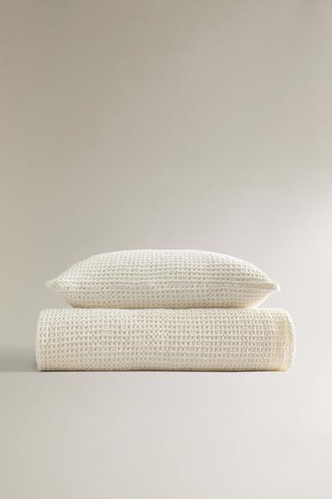 MINI WAFFLE-KNIT COTTON BEDSPREAD - Oyster-white by Zara - Image 4