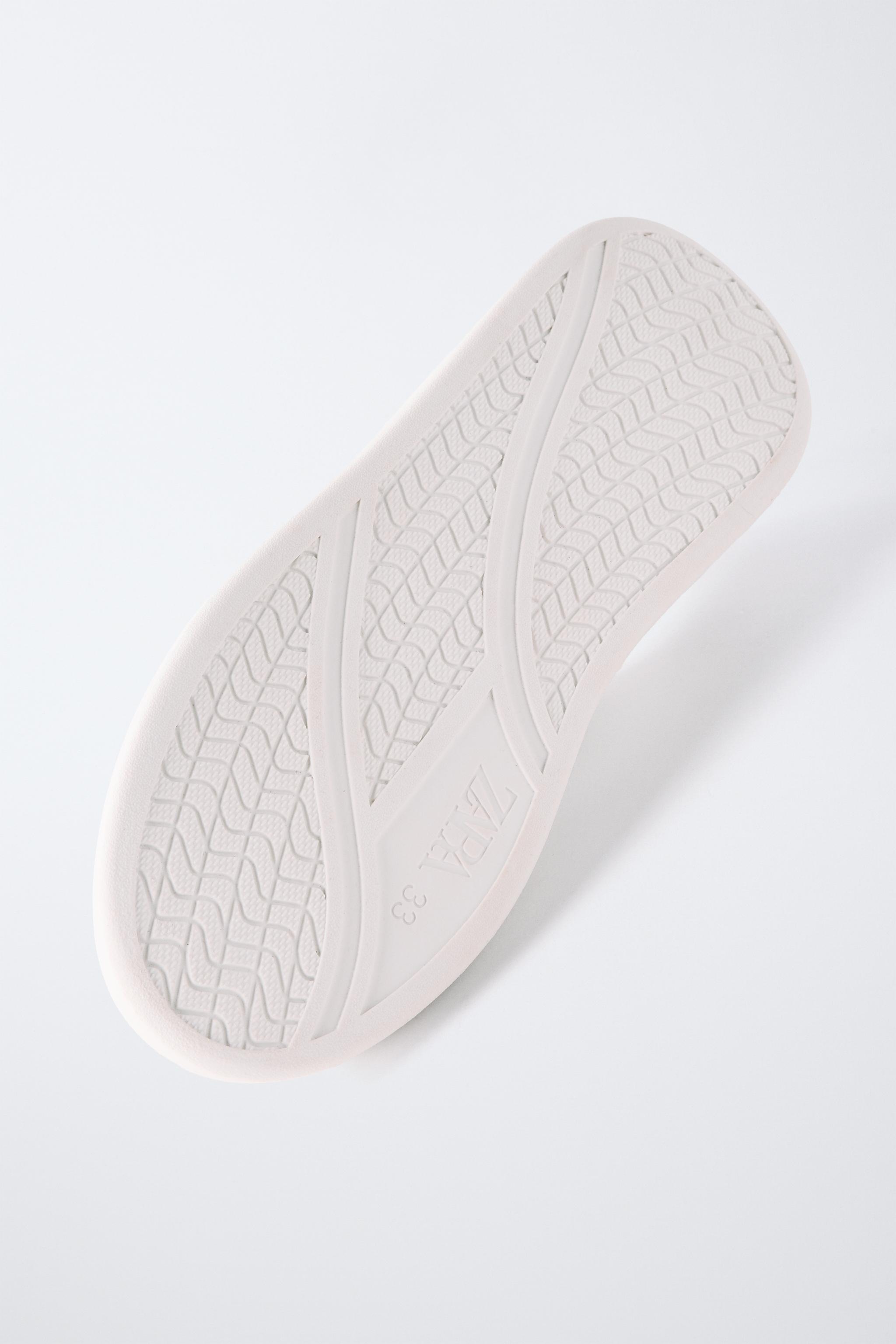 CHUNKY SOLE SNEAKER