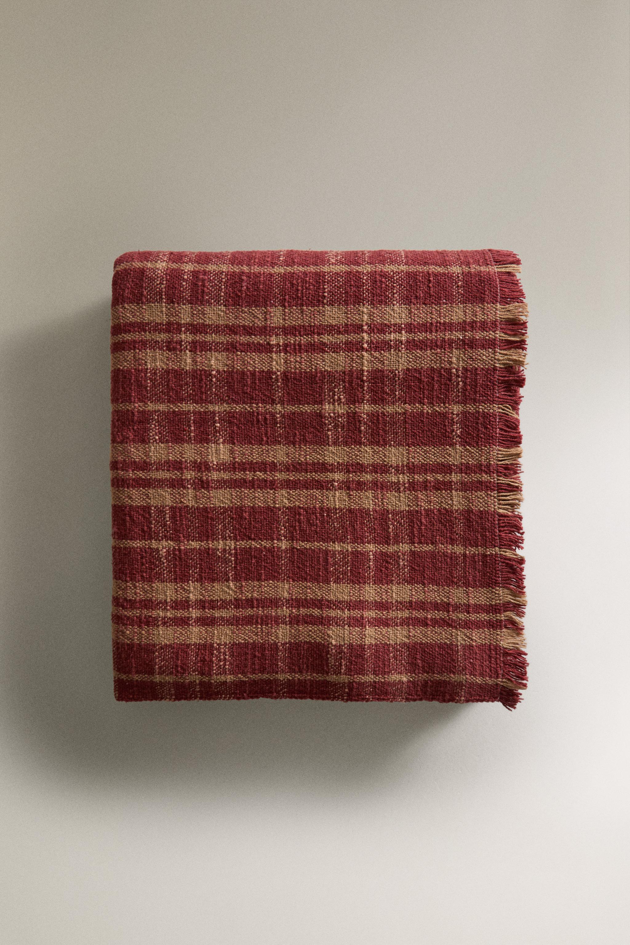 CHECK COTTON CHRISTMAS TABLECLOTH WITH FRINGING