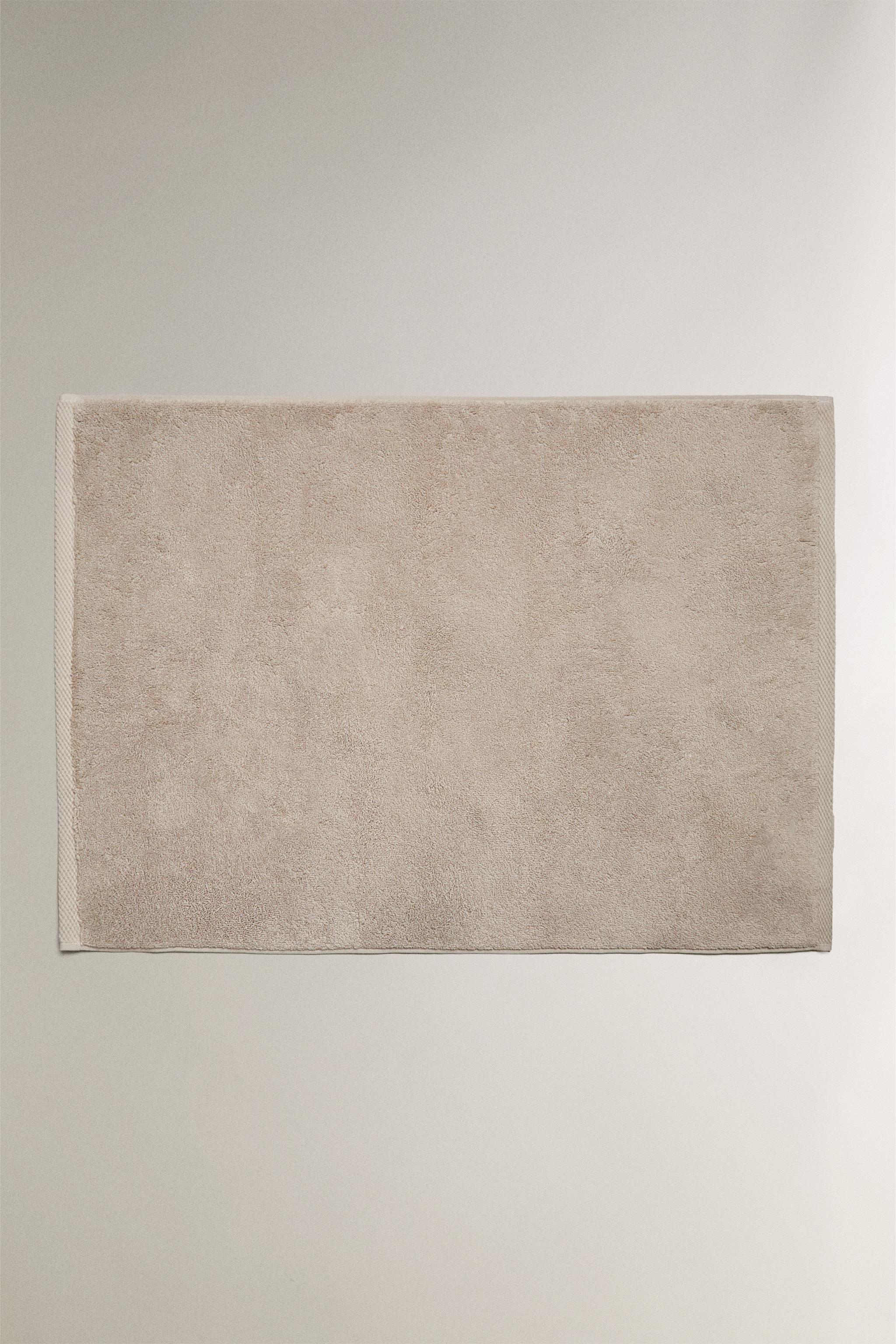 EXTRA SOFT NON-SLIP BATH MAT