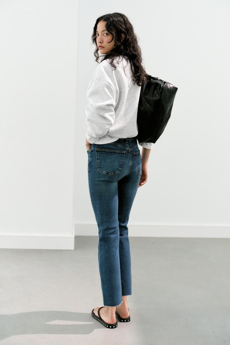 JEANS ACAMPANADOS DE CINTURA ALTA CORTADOS TRF 4