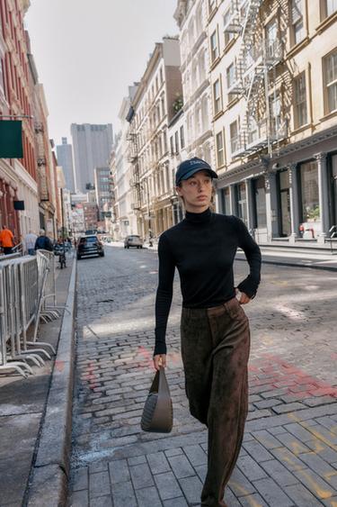 ÁO LEN DỆT KIM TRƠN CƠ BẢN - Màu đen từ Zara