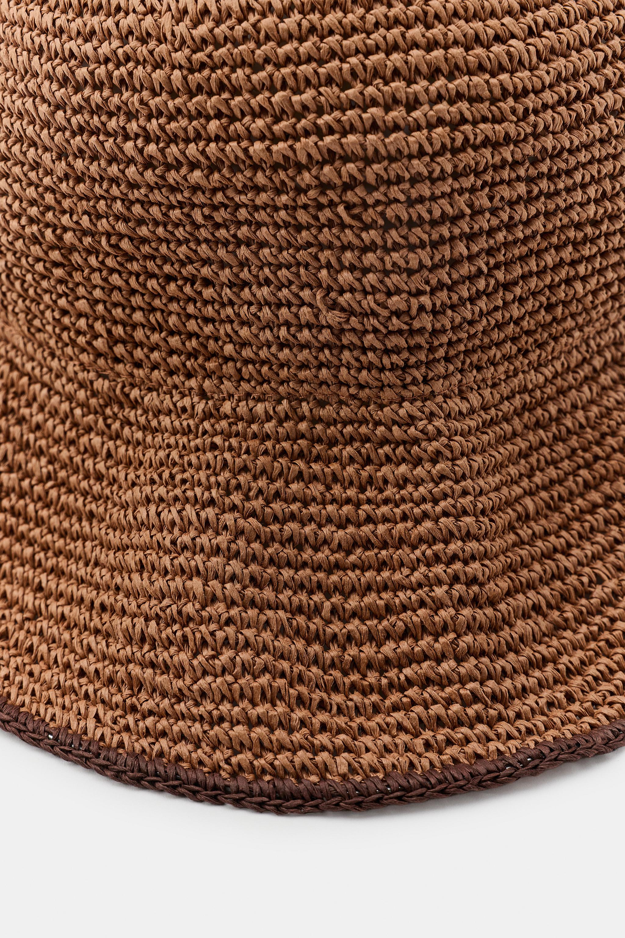 CONTRAST TRIM BRAIDED BUCKET HAT