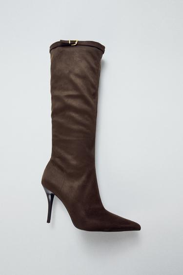 BOTA TACÓN HEBILLA - Marrón Chocolate de Zara