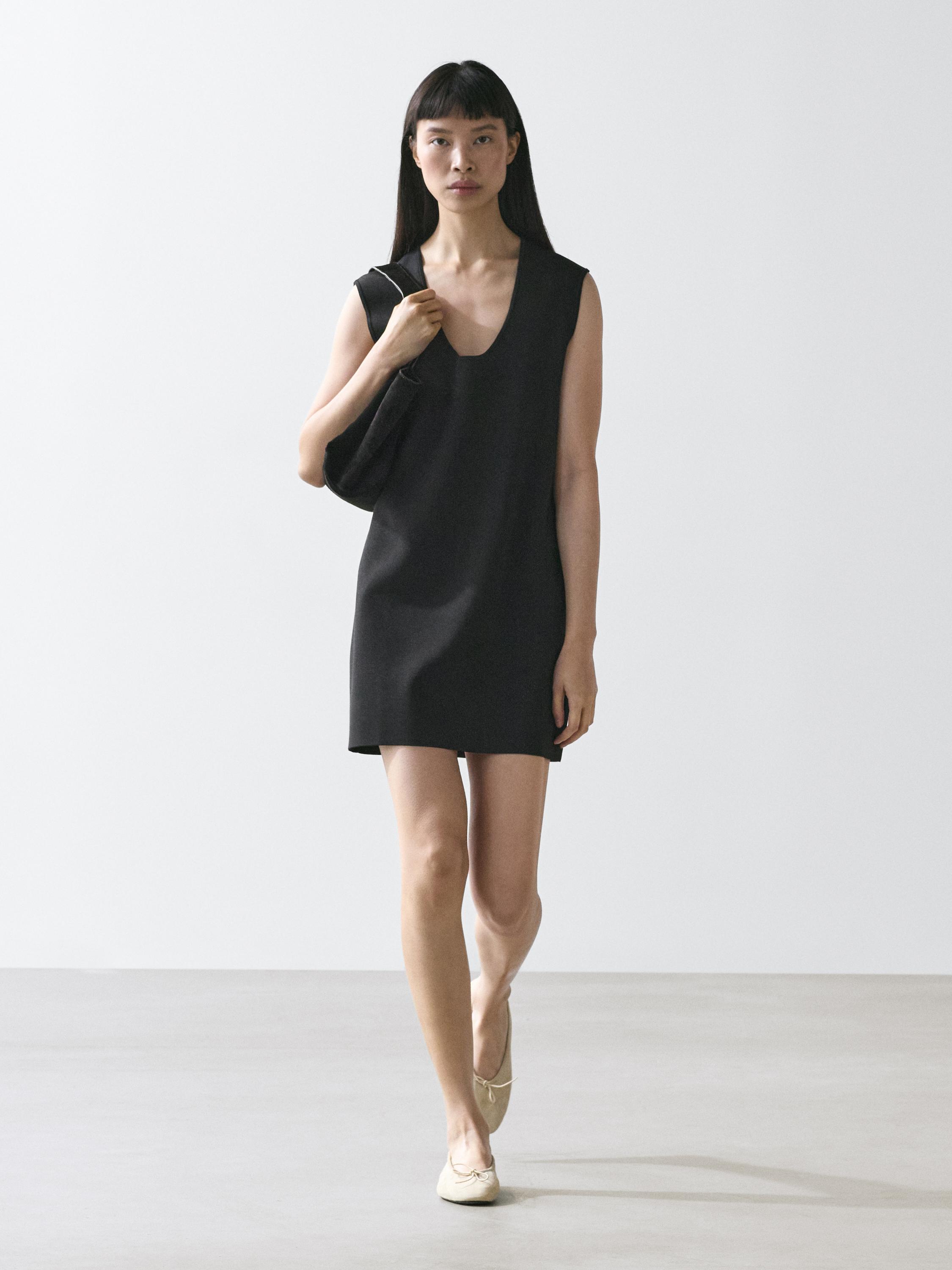 Flowing mini dress — Black