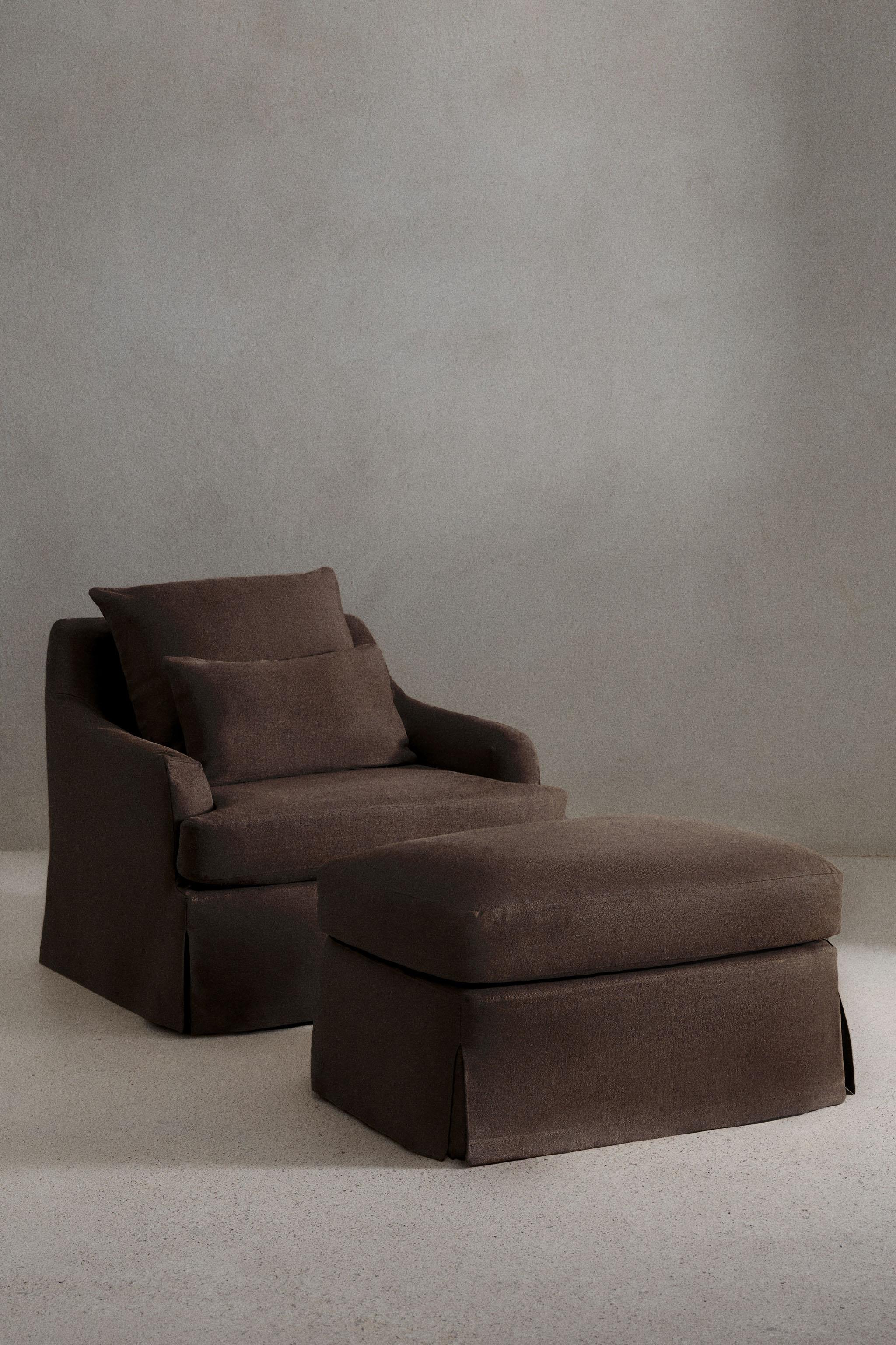 ARMCHAIR 01 — Eggplant