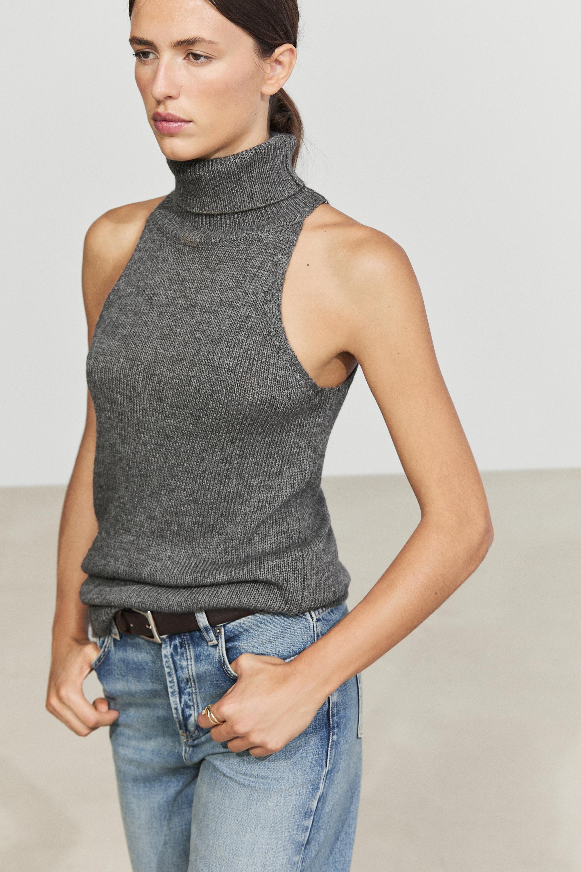 Halter neck knit top