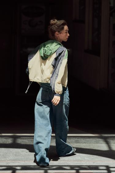 BLOUSON COURT COLOR BLOCK - Vert / Écru de Zara - Image 2