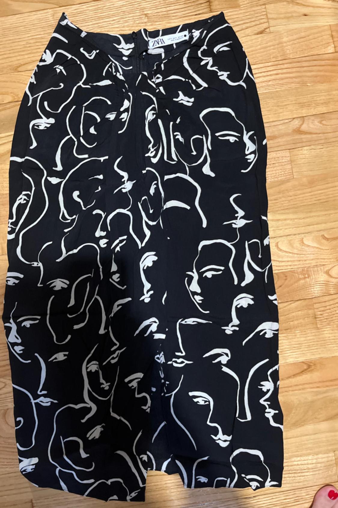 PRINTED SKIRT WITH KNOT