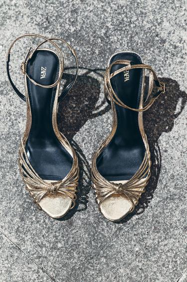 METALLIC KNOTTED HEEL SANDALS - Gold by Zara