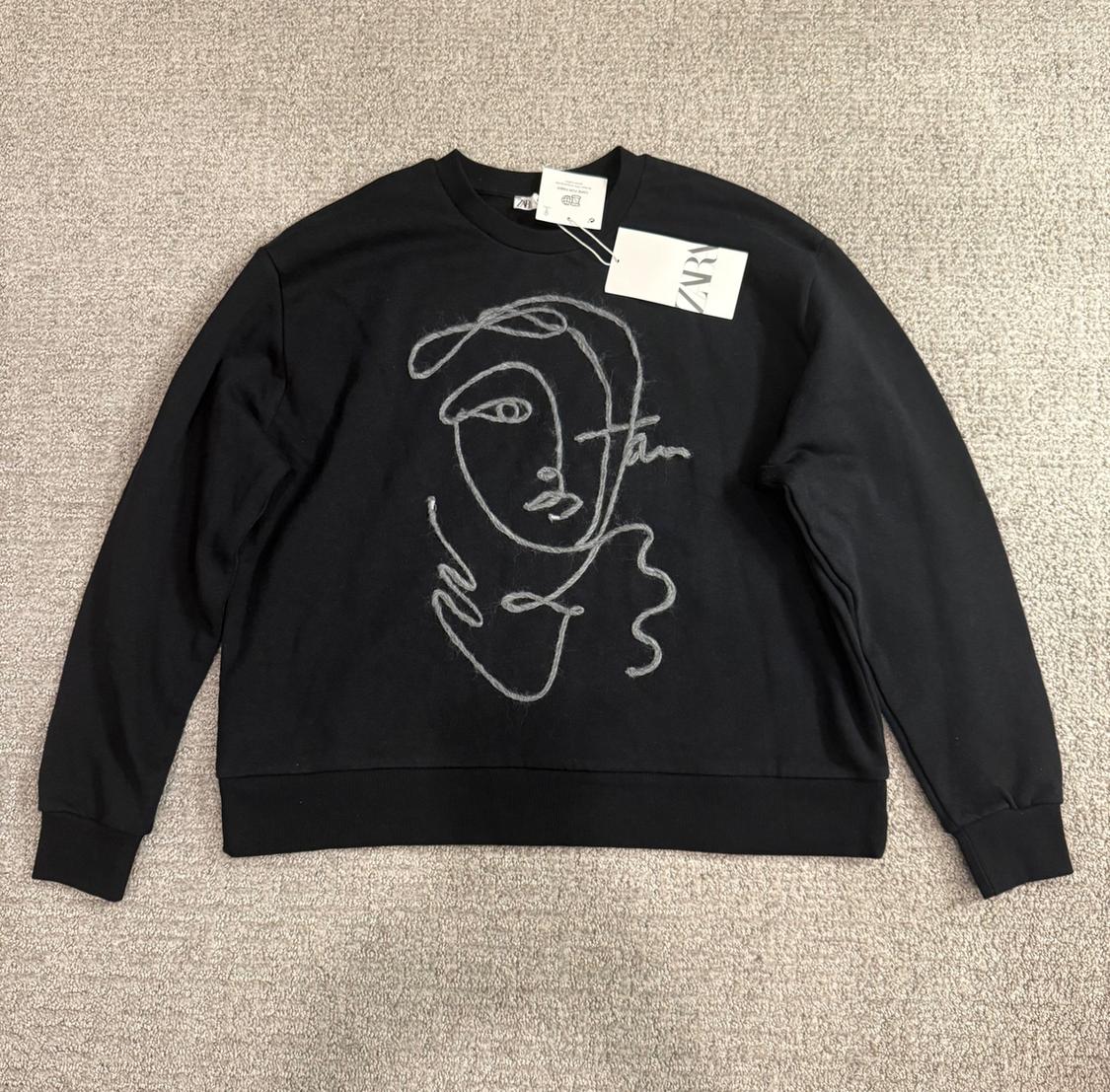 SWEATSHIRT WITH GIRL PRINT