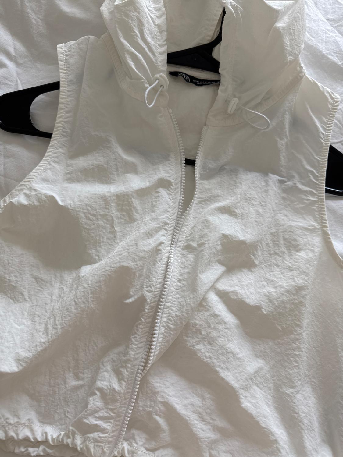 HOODED NYLON VEST - Image 2