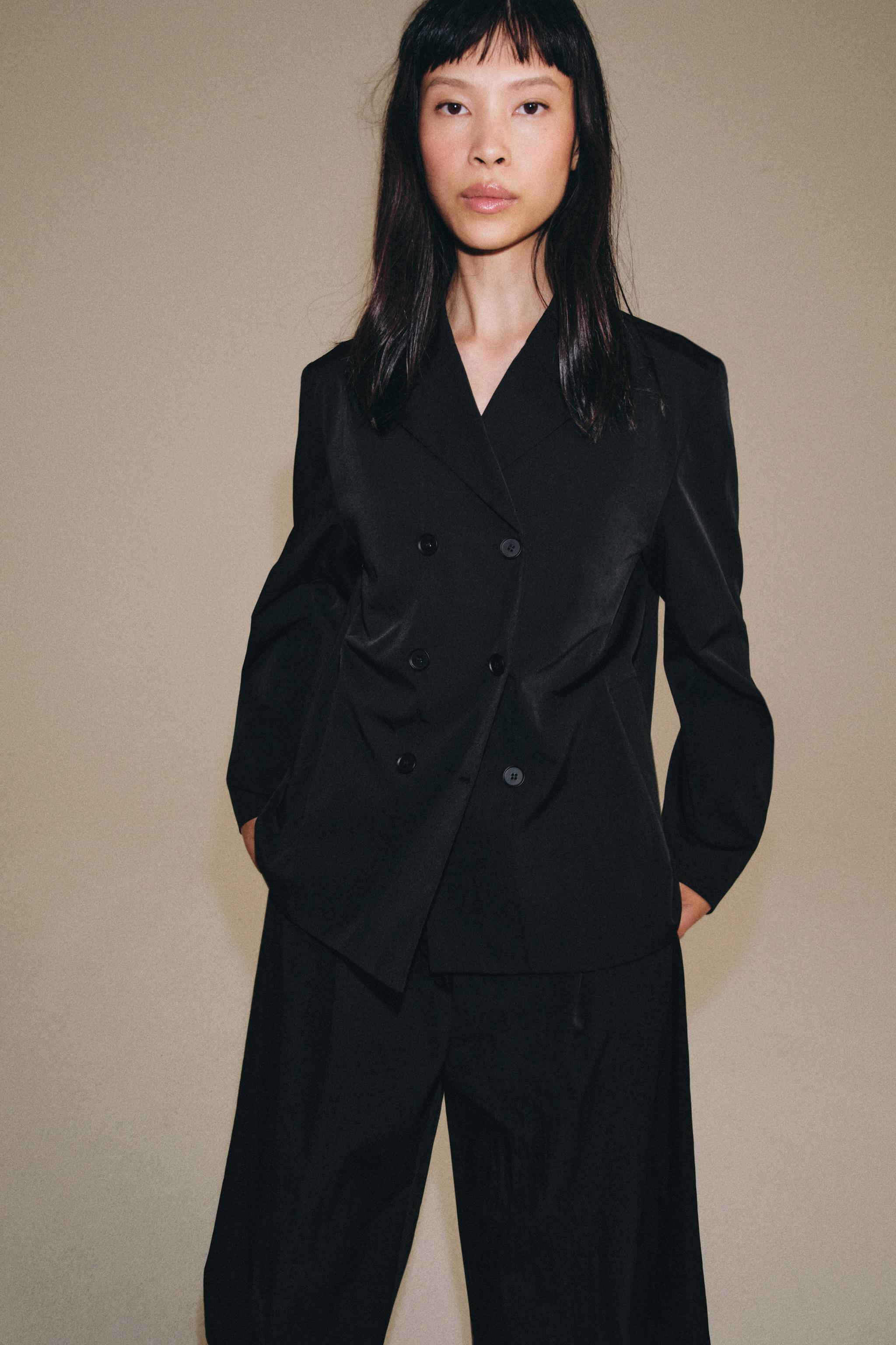 ZW COLLECTION ダブルブレストブレザー - ブラック | ZARA Japan / 日本