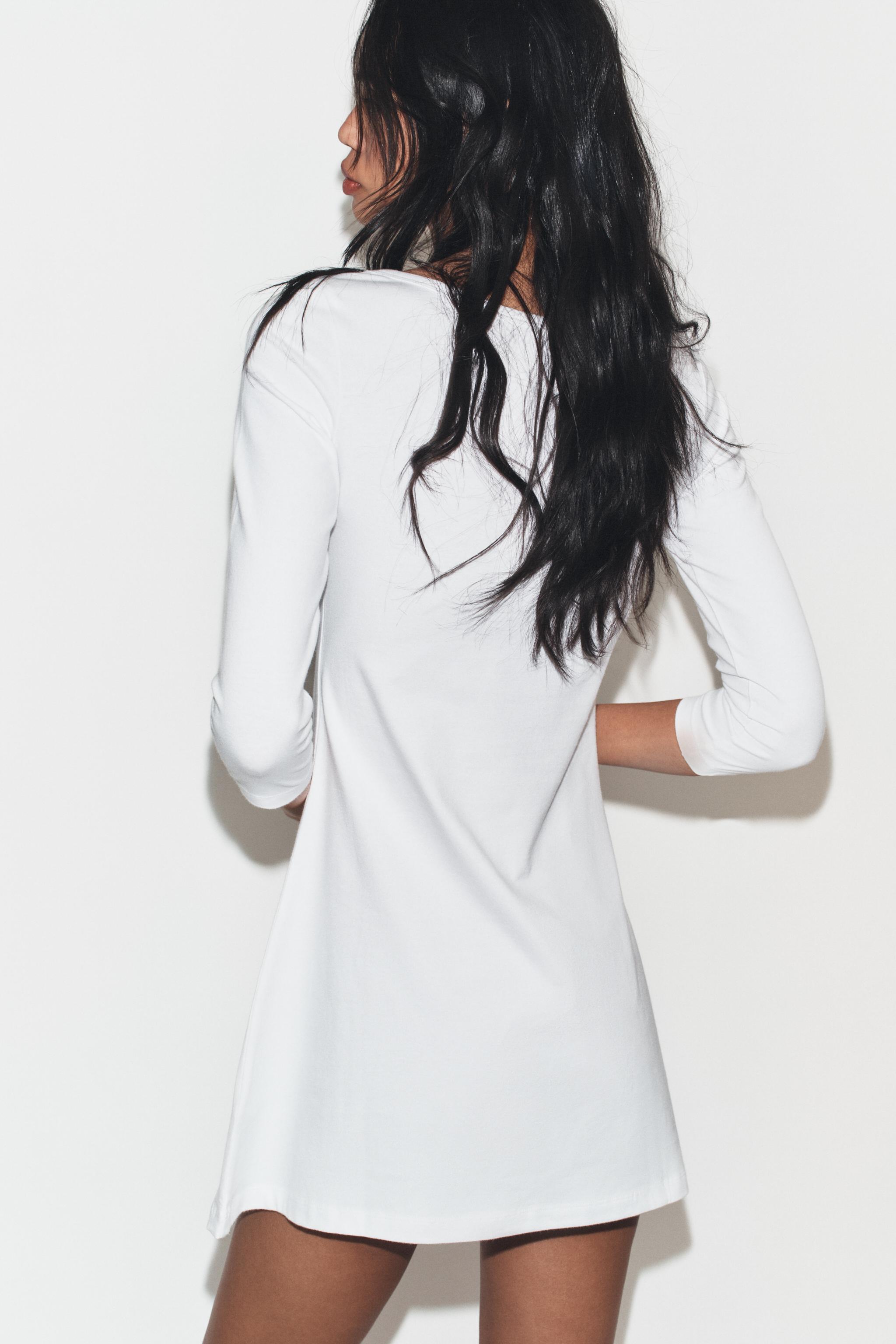 ROBE COURTE COL BATEAU