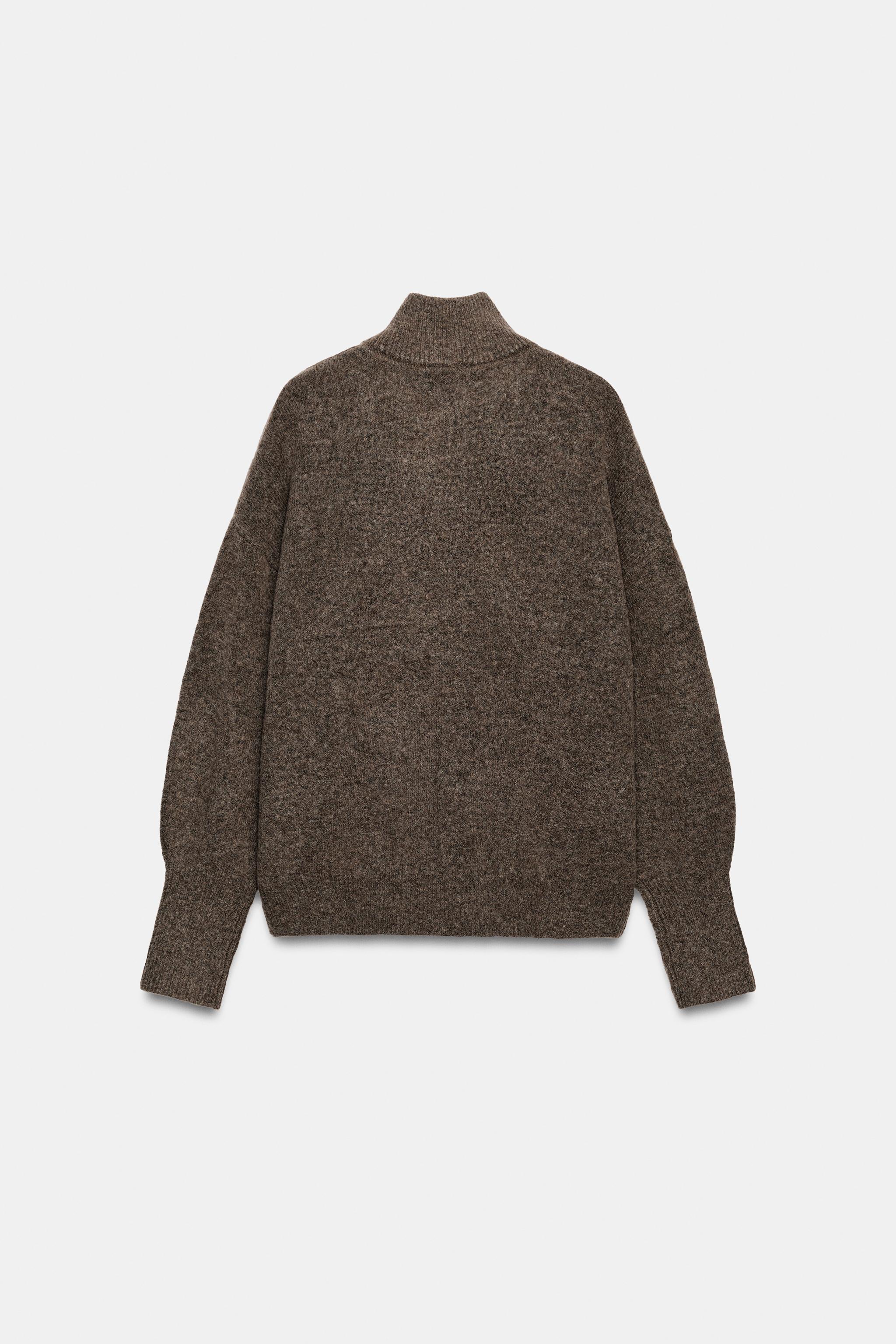 DOUBLE-LOOK WOOL SWEATER