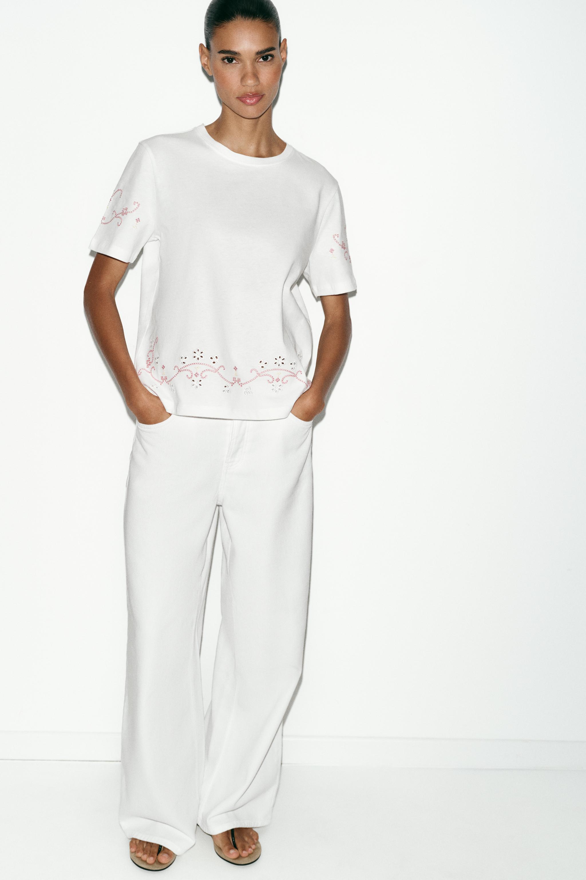 T-SHIRT BRODERIES EN CONTRASTE