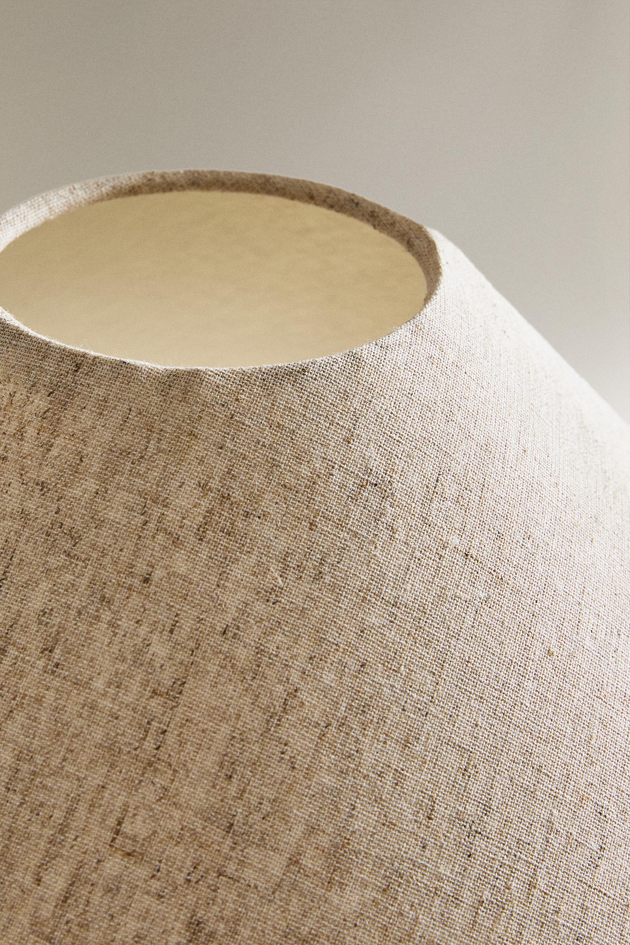 CERAMIC TABLE LAMP