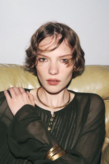 ТЕКСТУРИРАН ТЕСЕН ЃЕРДАН - Позлатена од Zara