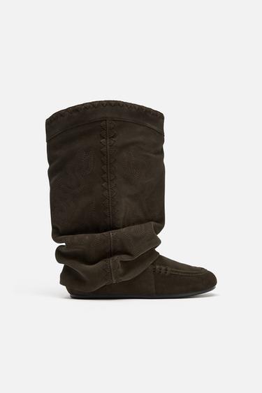 BOTÍN PLANO BORDADOS SERRAJE - Marrón de Zara