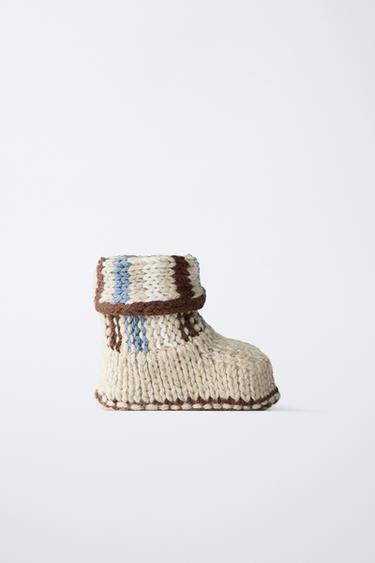 KNITTED BOOTIES - Blue by Zara
