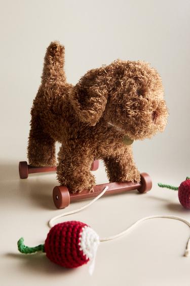 PELUCHE INFANTIL PERRO RUEDAS - Marrón de Zara