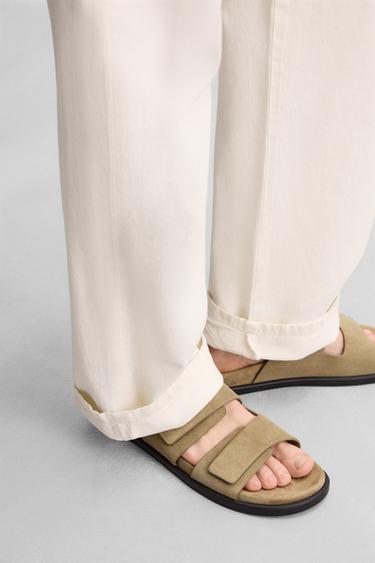 SANDALIA PEL DOBRE TIRA - Marrón de Zara