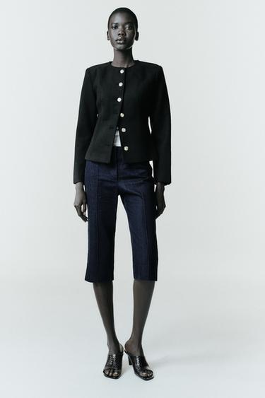 BLAZER ENTALLADA CUELLO REDONDO - Negro de Zara