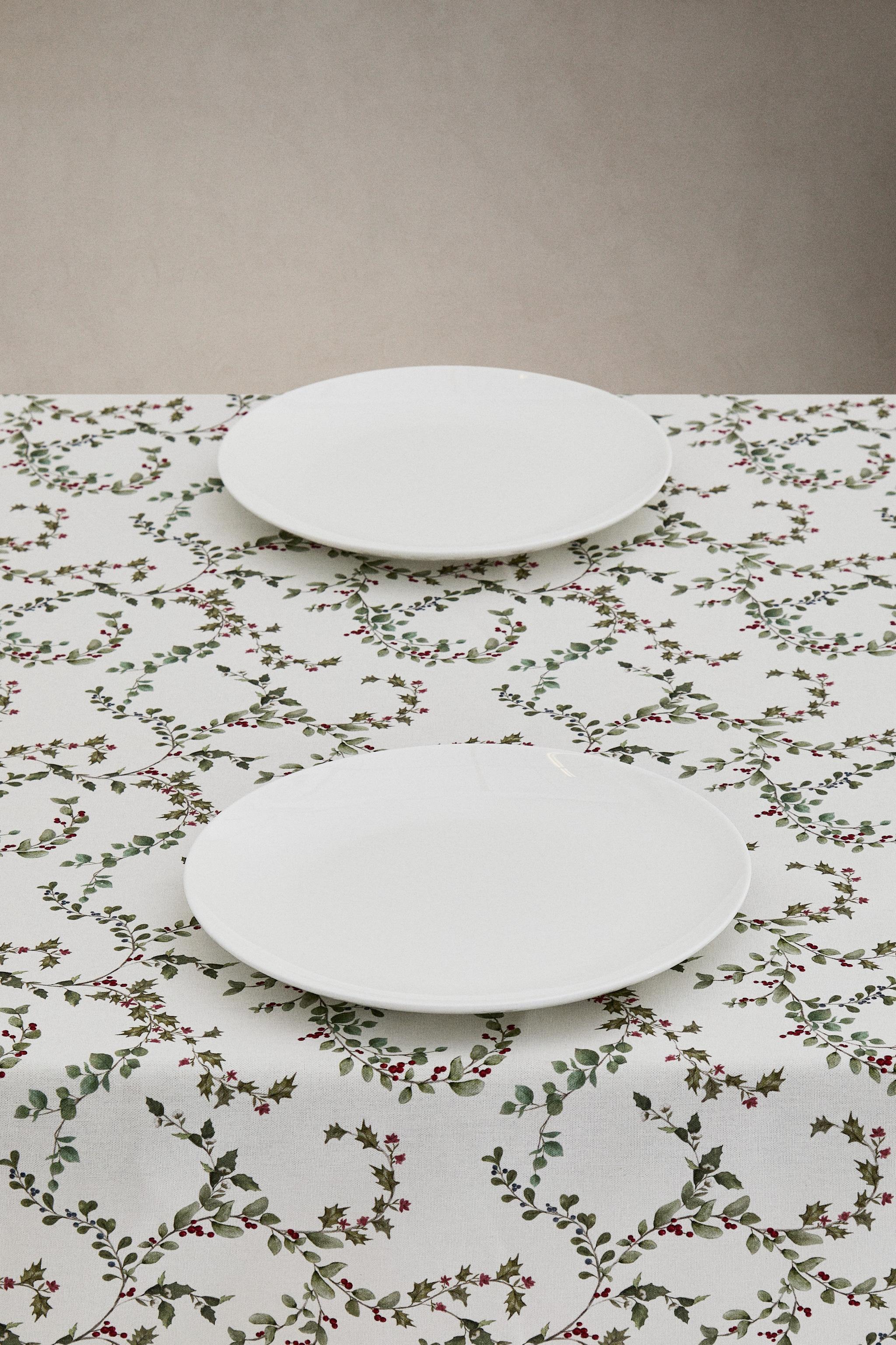 CHRISTMAS HOLLY LEAF COTTON TABLECLOTH