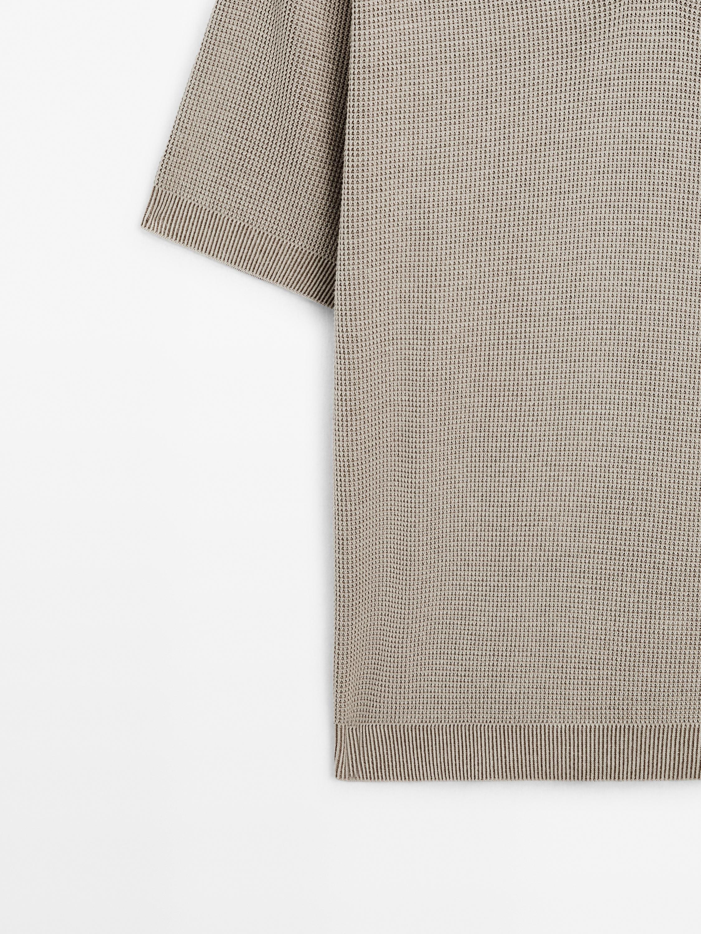 Polo en maille à col V texturé