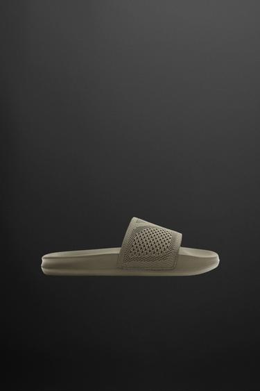 CHANCLA DE BAÑO - Verde Caqui de Zara