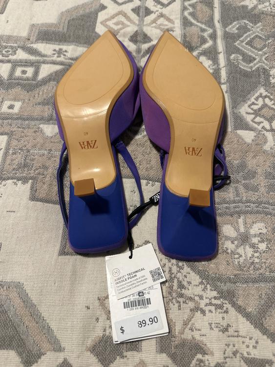 SHIMMERY SLINGBACK HEELS - Image 2