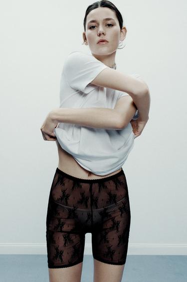 SHORTS دراج بدانتيل شريطي - أسود الخاص بـ Zara