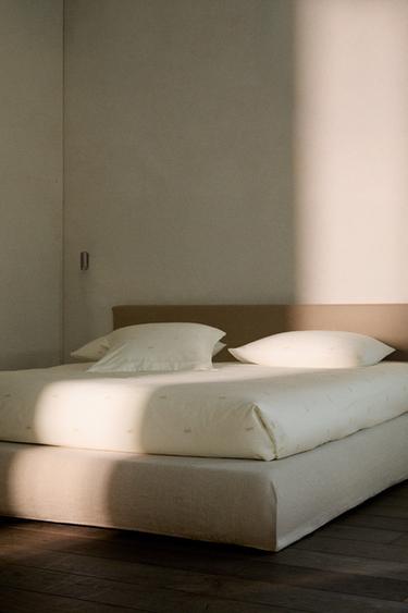 غلاف لحاف من القطن الساتان بفيونكات (كثافة 300 خيط) - كافا الخاص بـ Zara