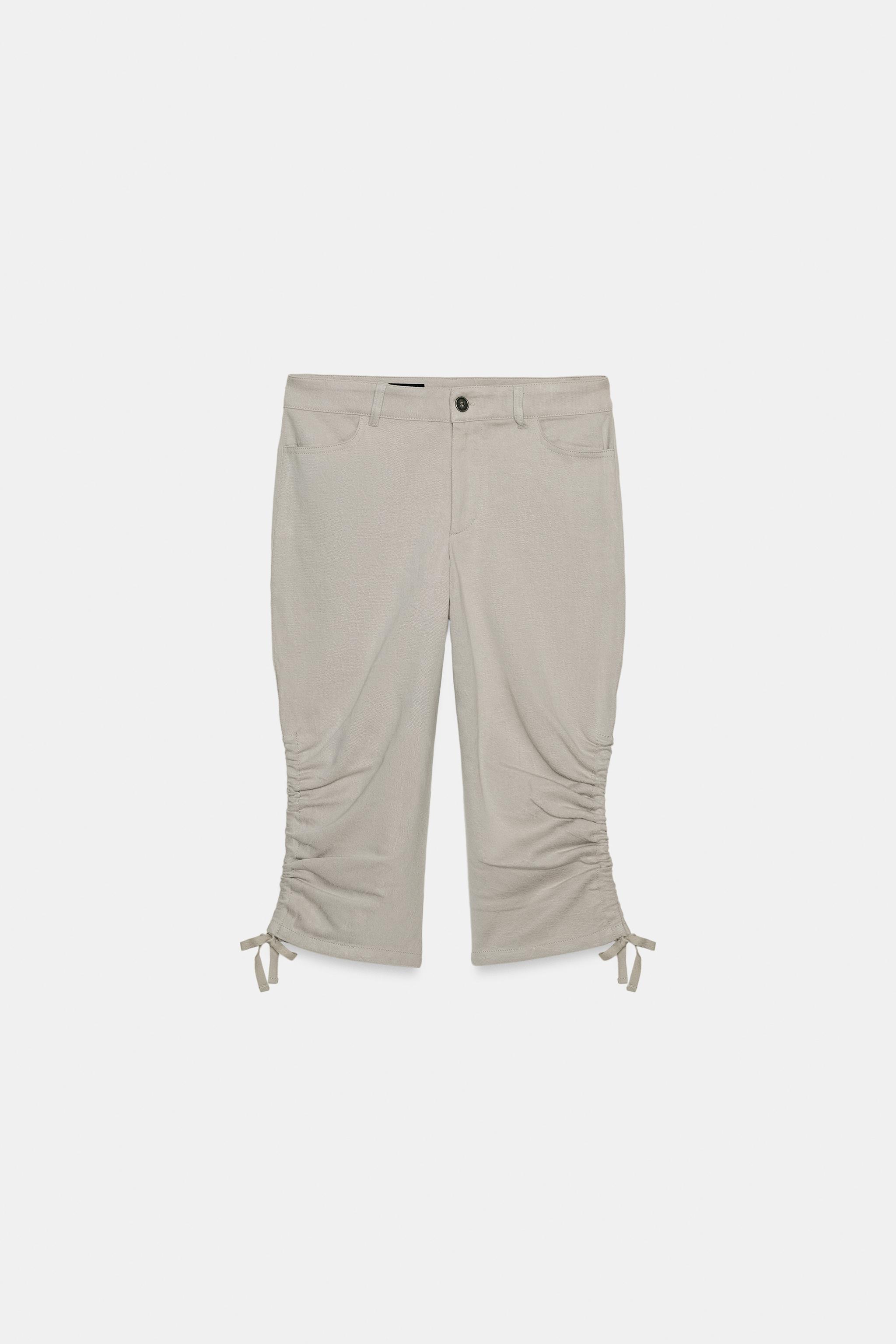 GATHERED CAPRI PANTS