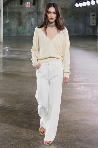 KNIT SWEATER WITH BUTTONS - Ecru by Zara