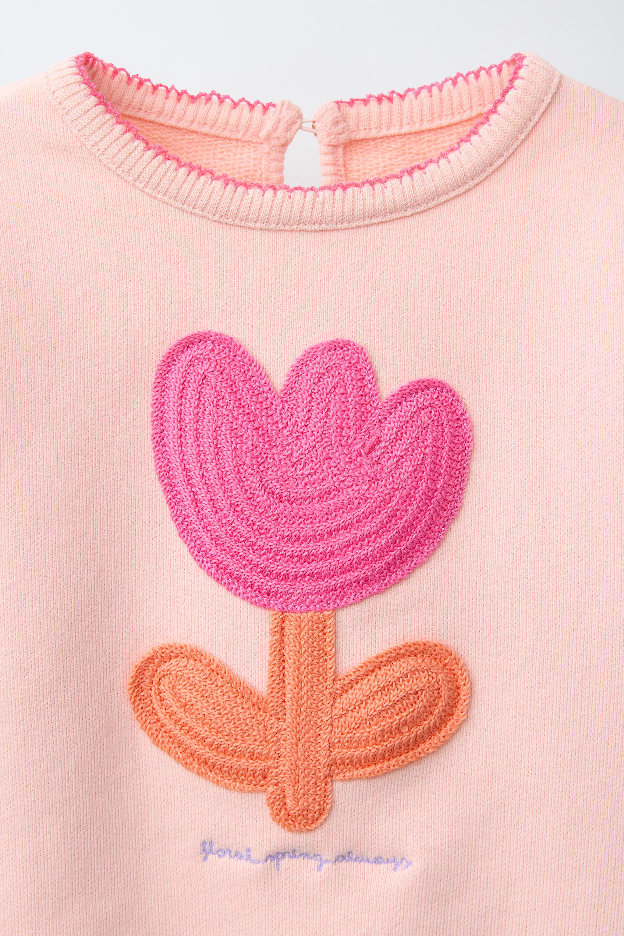EMBROIDERED FLOWER SWEATSHIRT