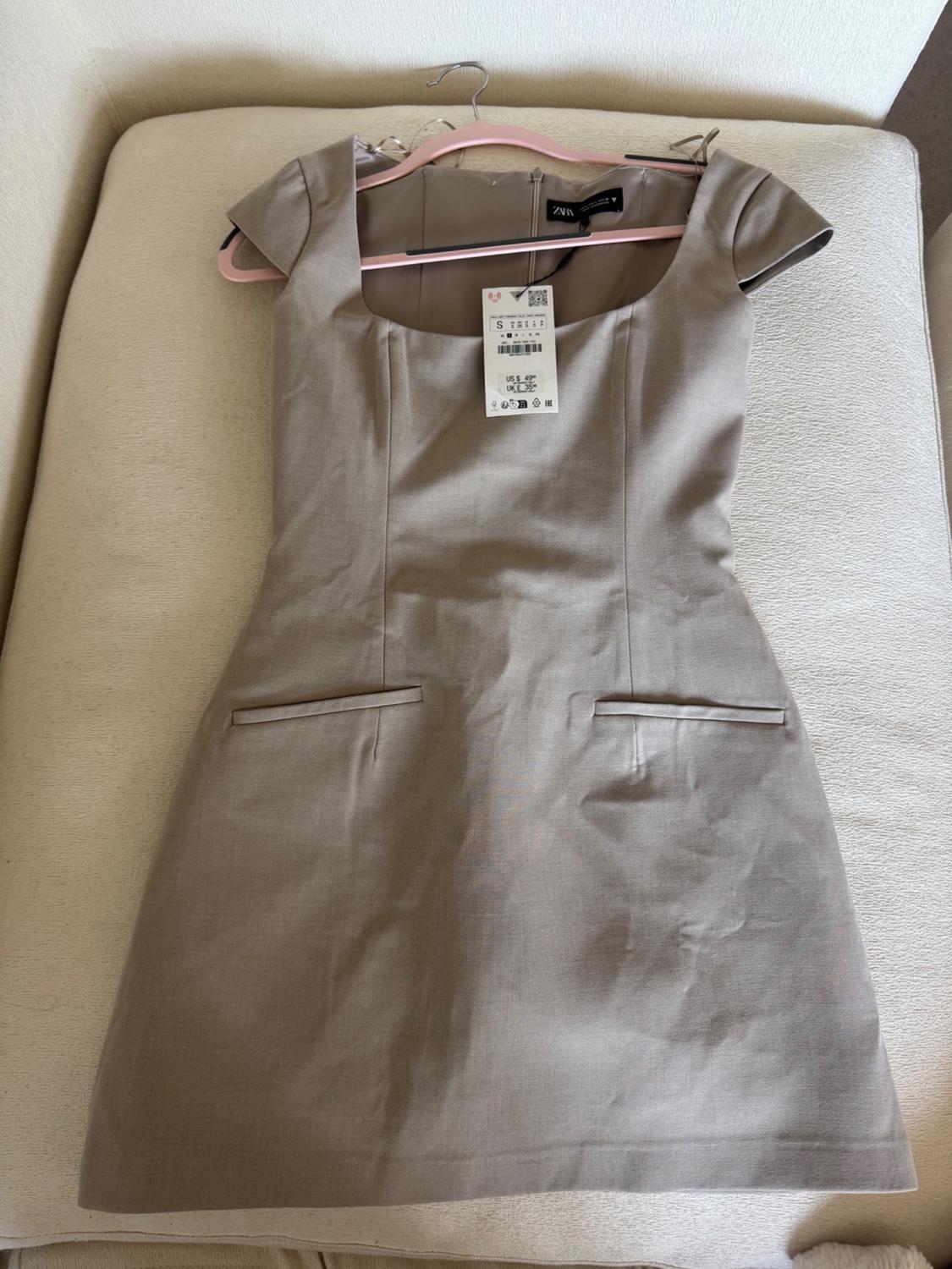 VESTIDO CORTO ENTALLADO - Image 2