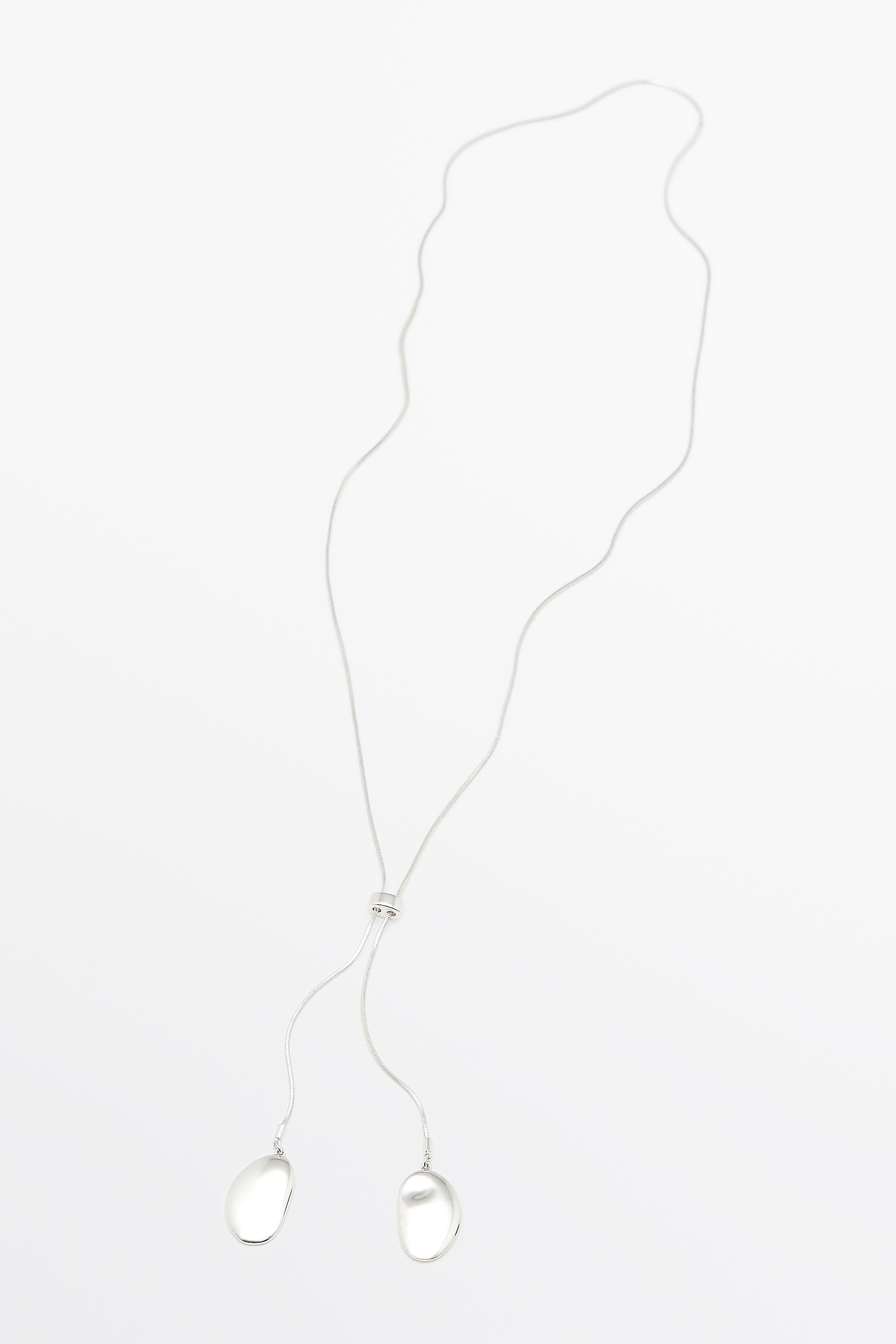 Lariat necklace with metal pieces — Silver