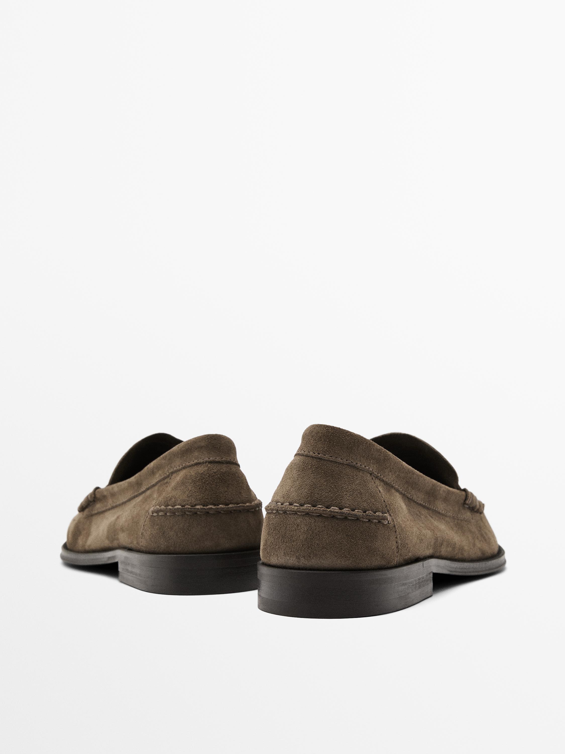Mocassins en croûte de cuir avec patte