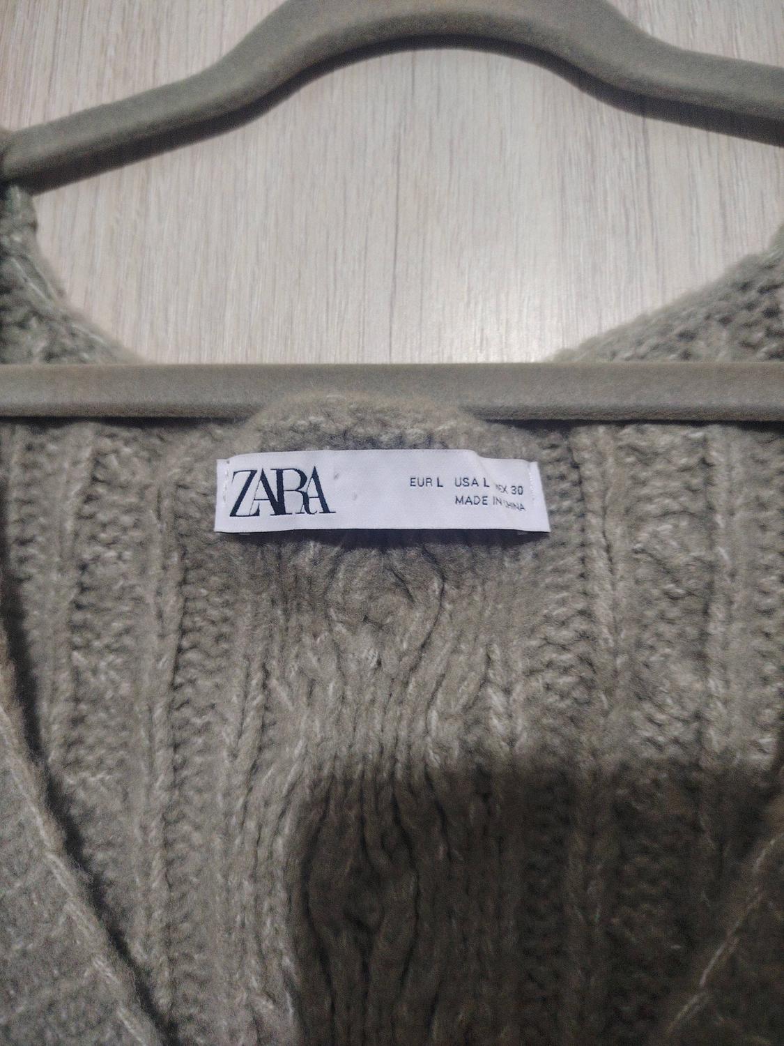 CABLE-KNIT VEST - Image 2