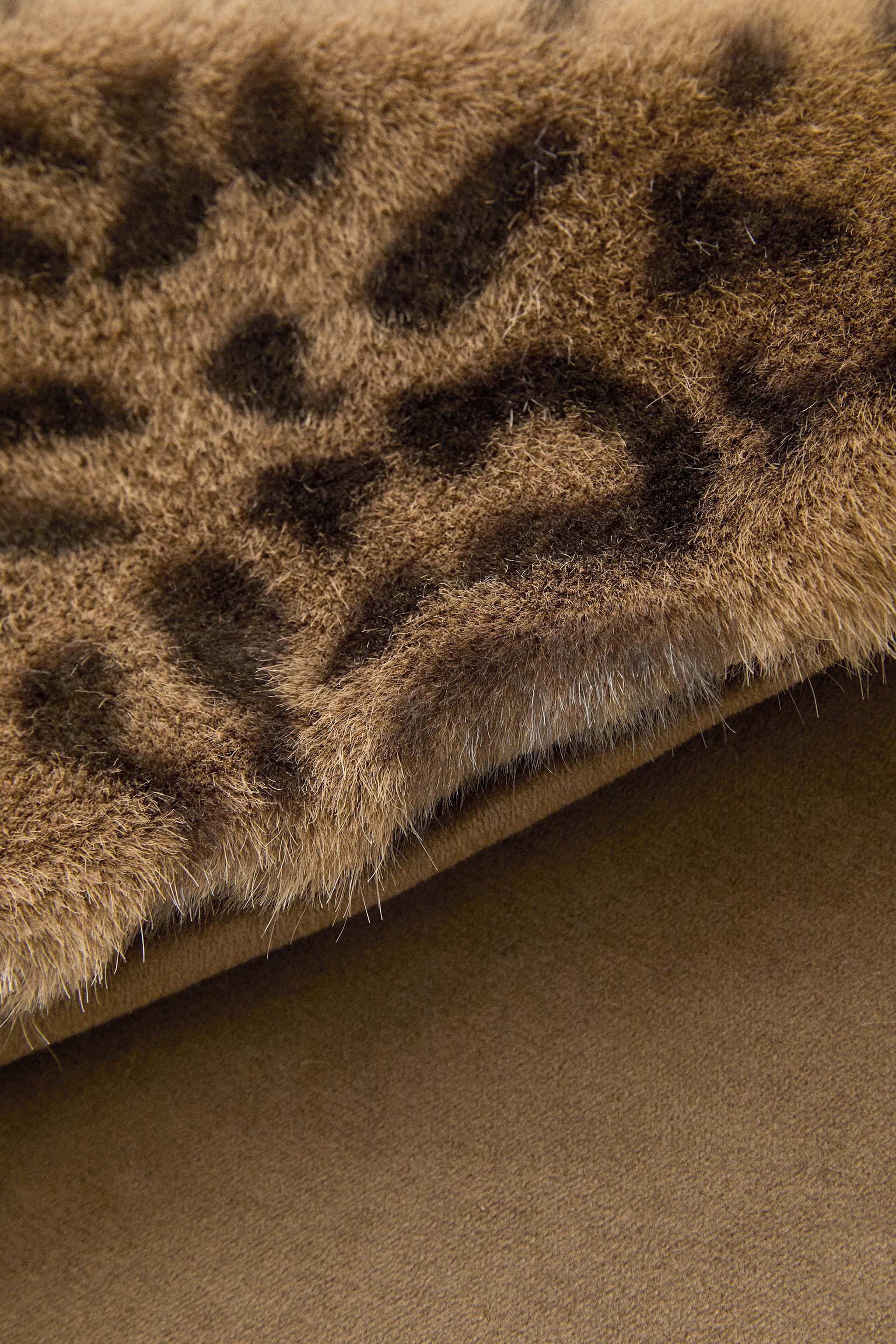 ANIMAL PRINT FUR BLANKET