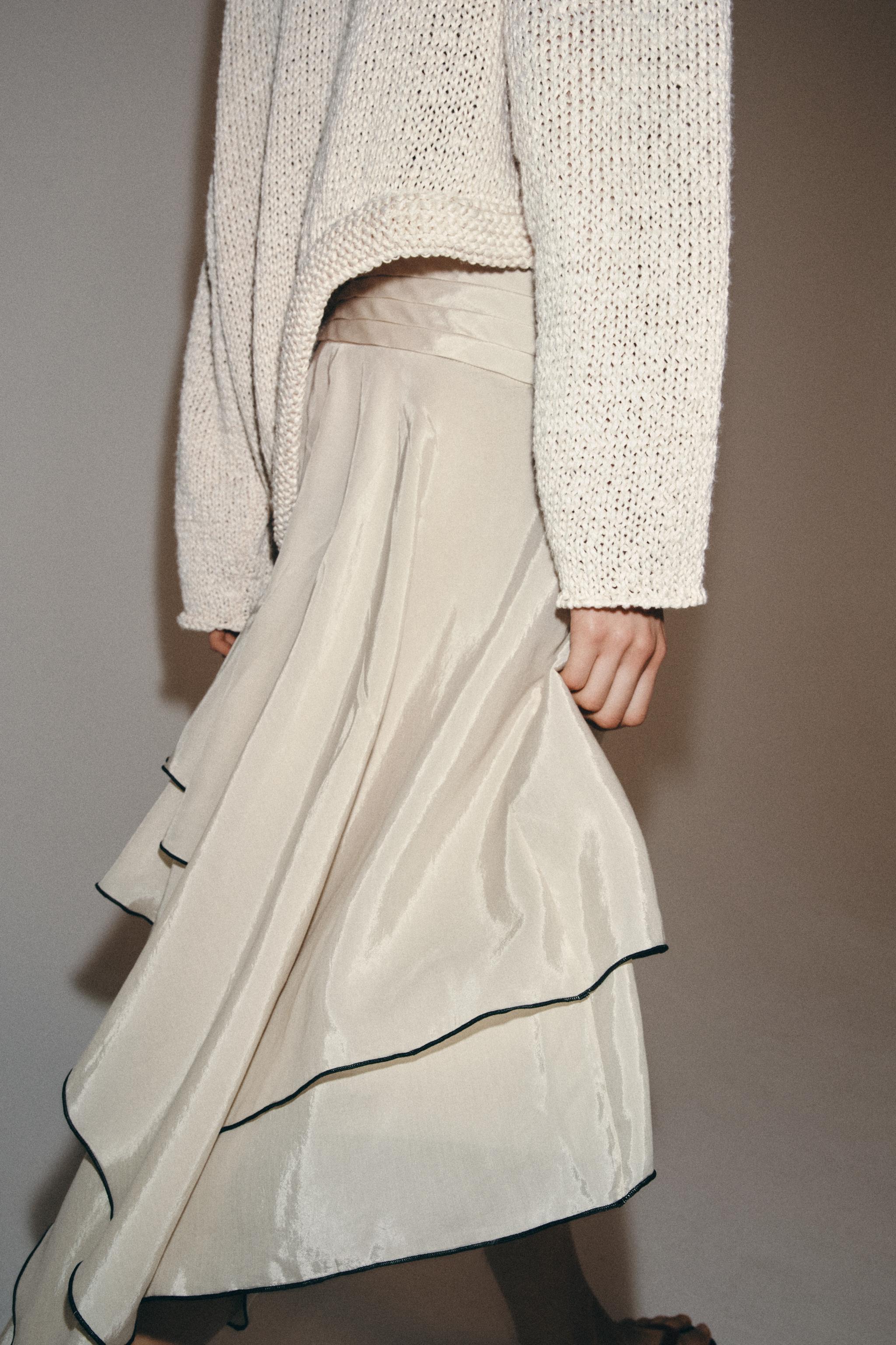 ASYMMETRIC RUFFLED SKIRT ZW COLLECTION