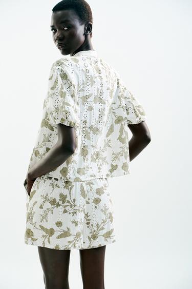 TOP IMPRIMÉ BRODERIES AJOURÉES - écru/vert kaki de Zara - Image 3